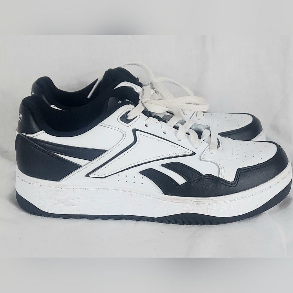 Reebok ATR Chill Big Kids Sneakers Shoes Size 3 White Black Above The Rim
